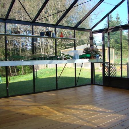 Terrasse en Mélèze avec fixations invisibles
