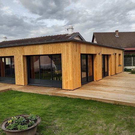 Autoconstruction-bardage-faux-clairevoie-dans-la-Marne-Bardage-faux-clairevoie-en-mélèze-raboté-avec-élégie-scierie-mandray-bois-de-france-vosges-lorraine-2